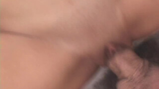 Засадил тощей брюнетке хуй в жопу и накончал ей внутрь